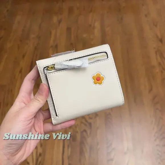 NWT COACH Mila Small Flap Wallet With Sticker Print Chalk CCD00 - Picture 2 of 10